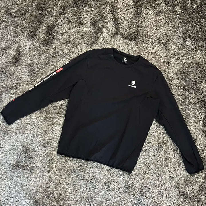 [BUNJANG] Blackyak Arnold Windproof Round T-Shirt (Size 100) / 블랙야크 공용 아놀드 방풍 라운드티 (100)