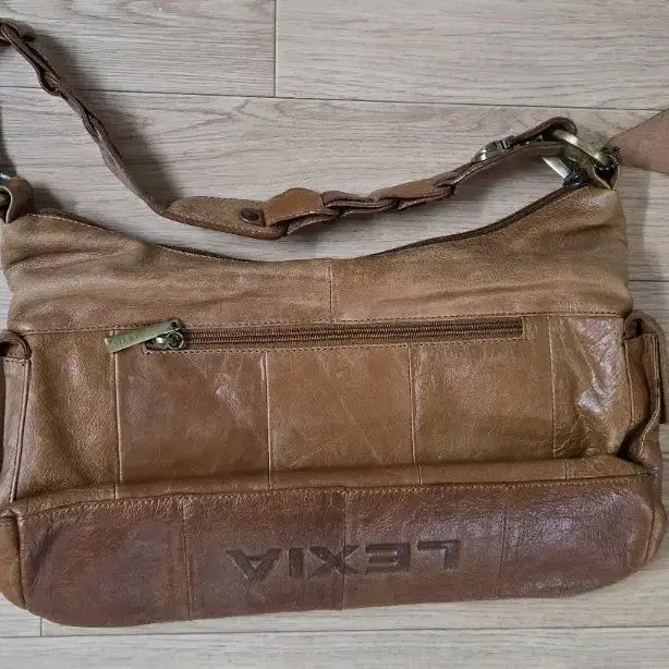 [BUNJANG] LEXIA Regia Leather Shoulder Bag Brown / LEXIA 레지아 가죽 숄더백 브라운