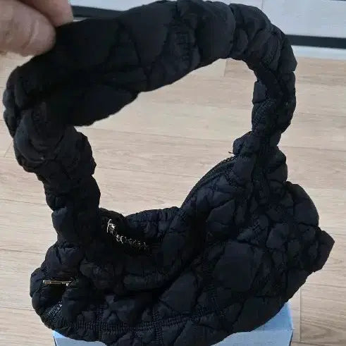 [BUNJANG] CODI Quilted Padded Tote Bag / CODI 퀼팅 누빔 블랙 토트백