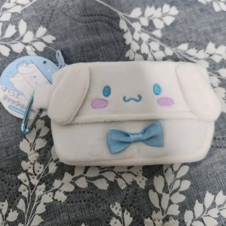 [BUNJANG] Sanrio Cinnamoroll Tissue Pouch with Carabiner / 산리오 시나모롤 티슈 파우치