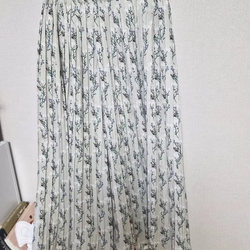 [BUNJANG] Flower Pattern Pleated Pants / 플라워 패턴 플리츠 팬츠