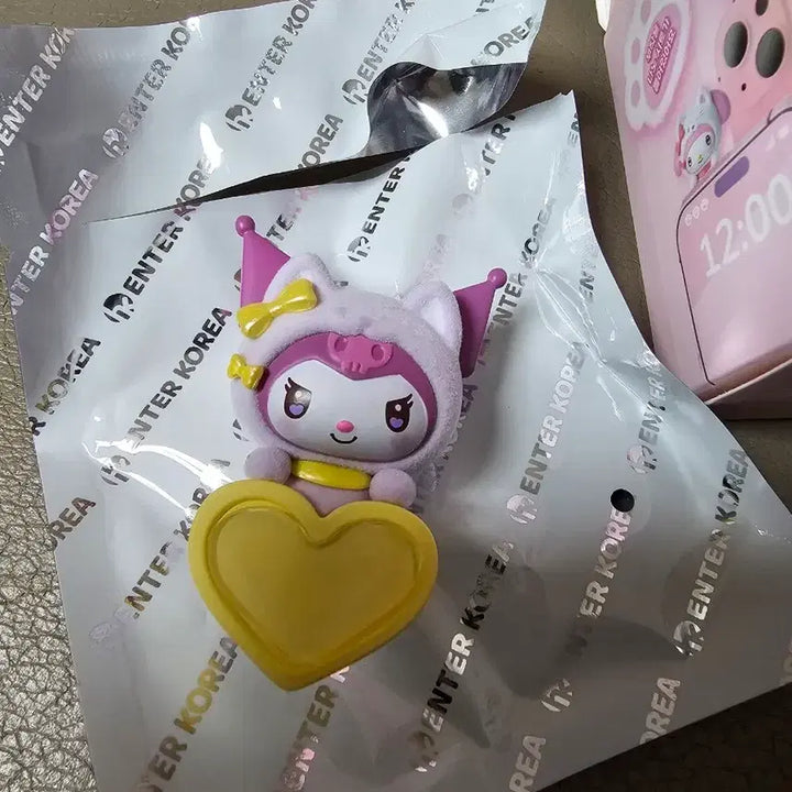 [BUNJANG] Sanrio Kuromi "Peek-a-Boo Cat" Figure / 산리오 야옹이 까꿍 피규어 쿠로미