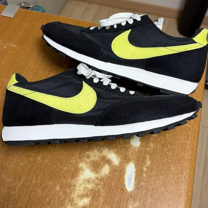 [BUNJANG] Nike Daybreak SP Black/Volt 285 (US 10.5) Mint Condition / 나이키 데이브레이크 SP 285 신품급
