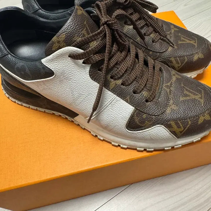 [BUNJANG] Louis Vuitton Monogram Sneakers / 루이비통 모노그램 스니커즈 260 s급
