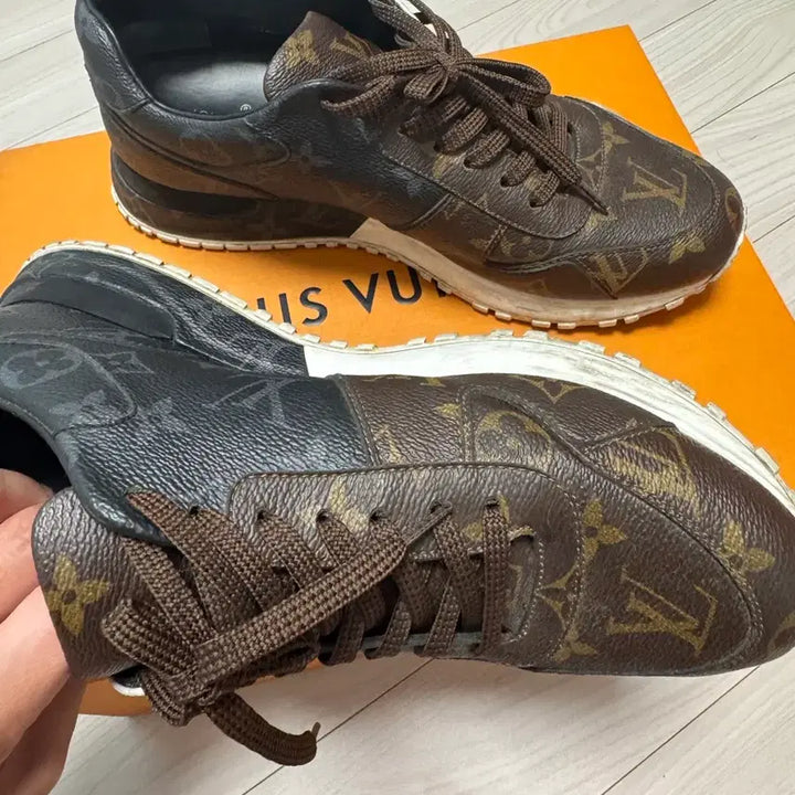 [BUNJANG] Louis Vuitton Monogram Sneakers / 루이비통 모노그램 스니커즈 260 s급