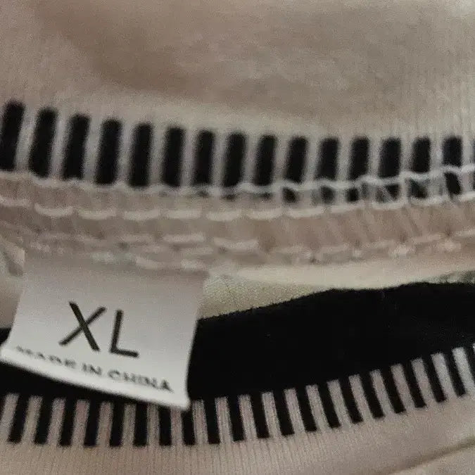 [BUNJANG] Striped Long Sleeve T-Shirt / 스트라이프 긴팔 티셔츠