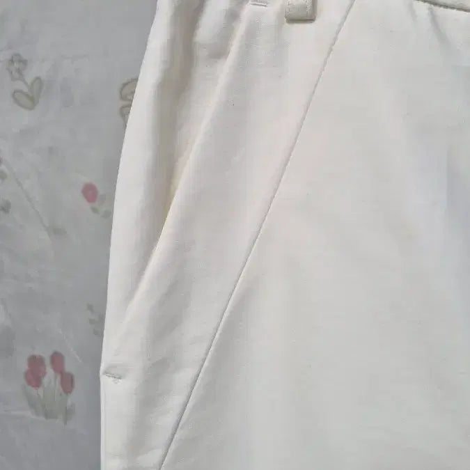 [BUNJANG] Lamerei 2022 White Skirt / 라메레이  2022년 스커트
