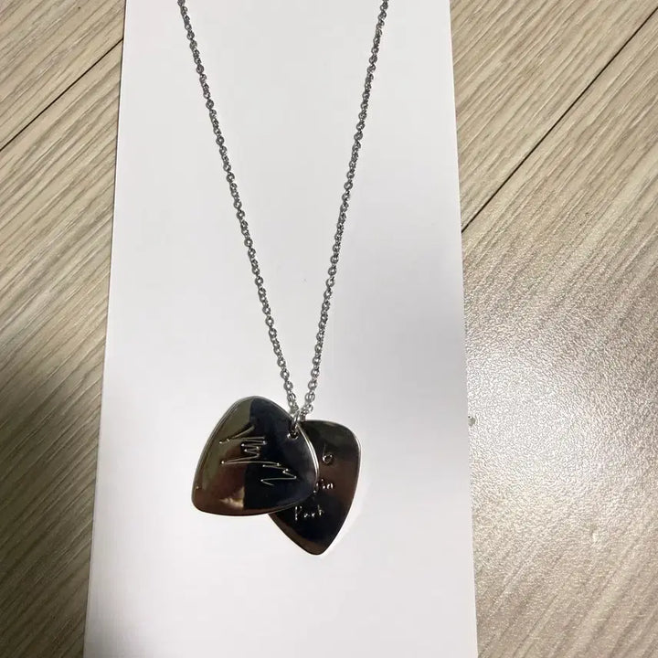 [SOLD OUT] 데이식스 성진 기타 피크 목걸이