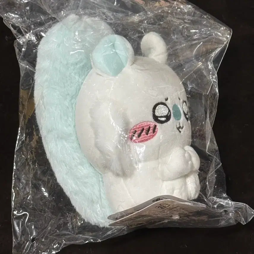 [BUNJANG] Chiikawa Momonga Sitting Plush / 치이카와 웅크려 앉은 모몽가