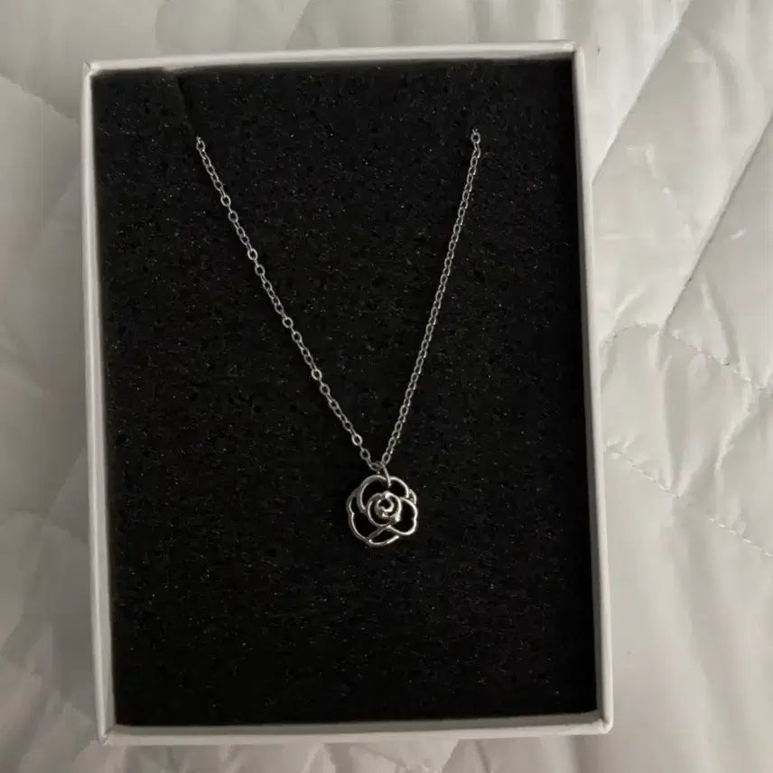 [BUNJANG] ZB1 Zerose Necklace / 제베원 제로즈 목걸이 판매
