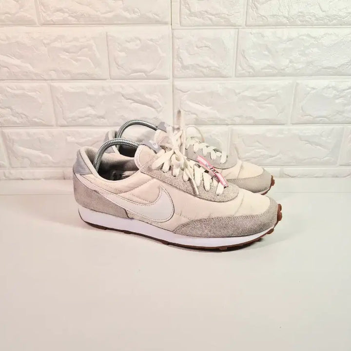 [BUNJANG] Nike Daybreak Summit White Sneakers (265mm) / 나이키 265 데이브레이크 써밋 화이트(세탁완료)
