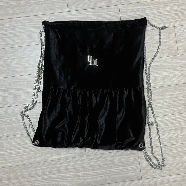 [BUNJANG] 3Times Velvet Chain Backpack / 쓰리타임즈 벨벳 체인 백팩 velvet chain backpack