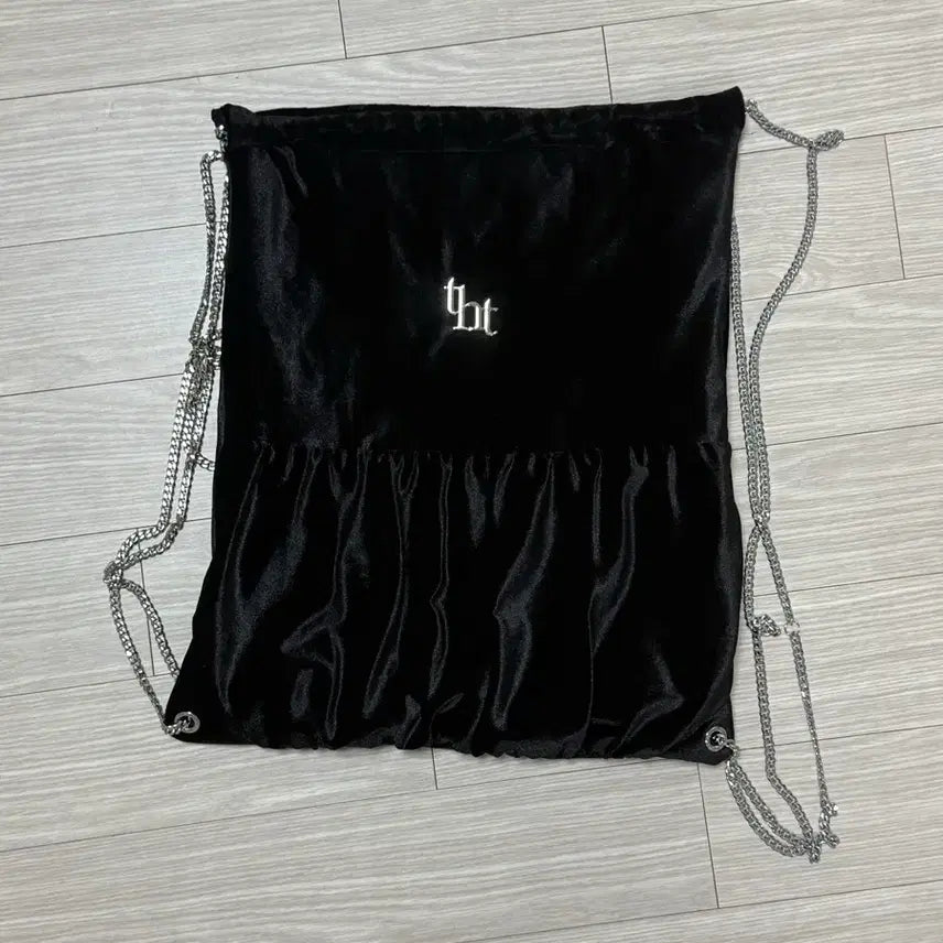 [BUNJANG] 3Times Velvet Chain Backpack / 쓰리타임즈 벨벳 체인 백팩 velvet chain backpack