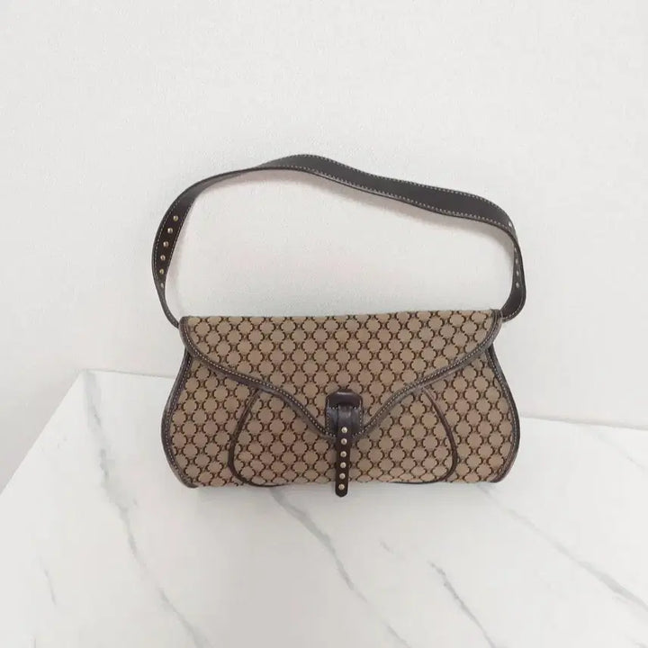 [BUNJANG] Celine Triomphe Blason Full-Borne Shoulder Bag / 셀린느 트리오페 블라종 풀보 숄더백