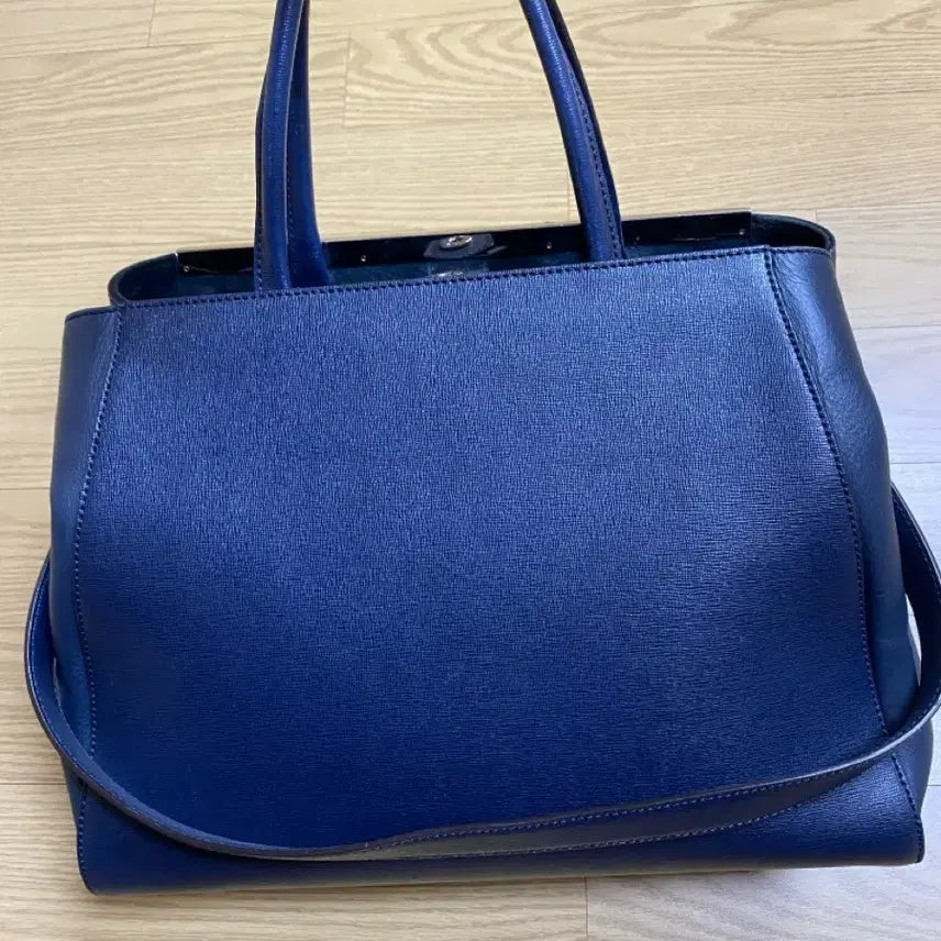 [BUNJANG] Fendi Toujours Medium Navy Leather Bag / 펜디 투쥬르 Medium 네이비