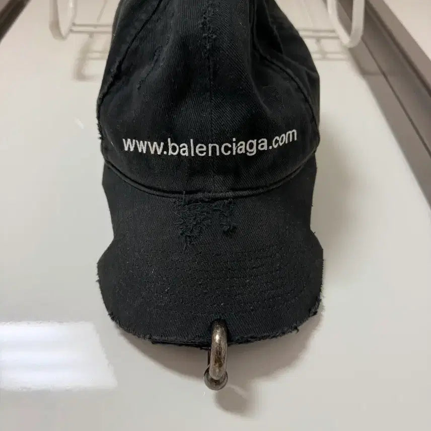 [BUNJANG] Balenciaga Piercing Baseball Cap / 발렌시아가 피어싱 볼캡