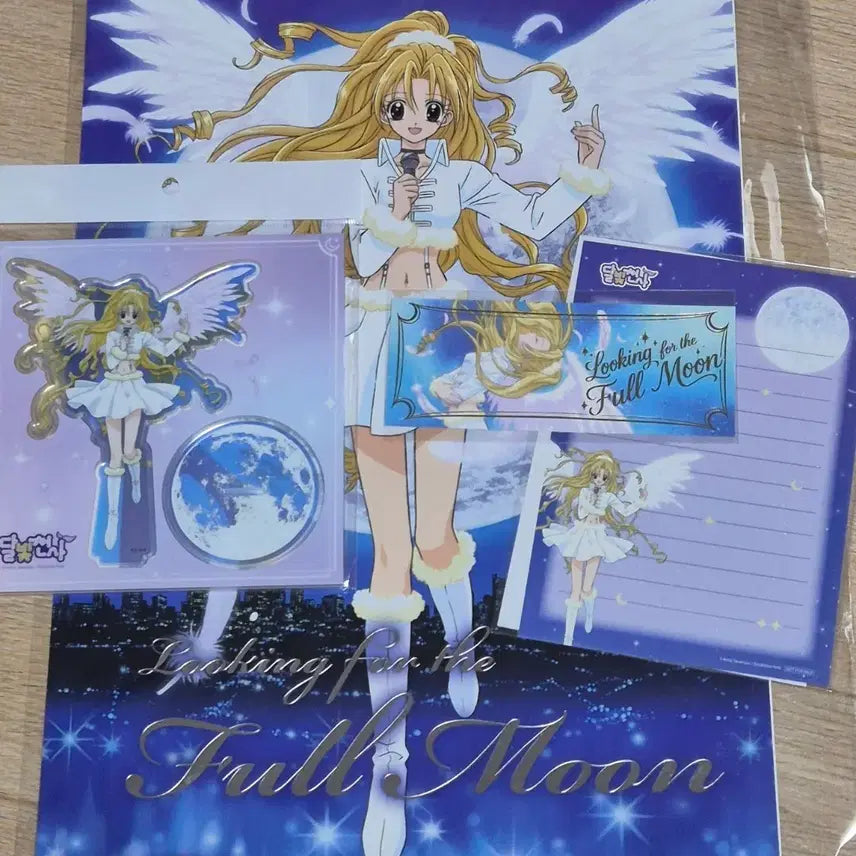 [BUNJANG] Full Moon Moonlight Angel Popup Store Poster, Acrylic Stand, Lucky Draw Ticket, Stationery Bundle Set / 달빛천사 팝업스토어 풀문 포스터 아크릴 스탠드 특전 티켓 편지지 일괄