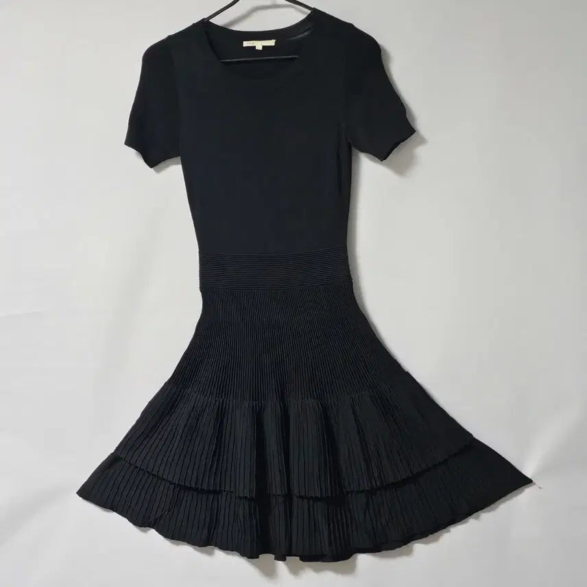 [BUNJANG] Maje Pleated Knit Dress Black / 55)마쥬 플리츠 니트 원피스 블랙