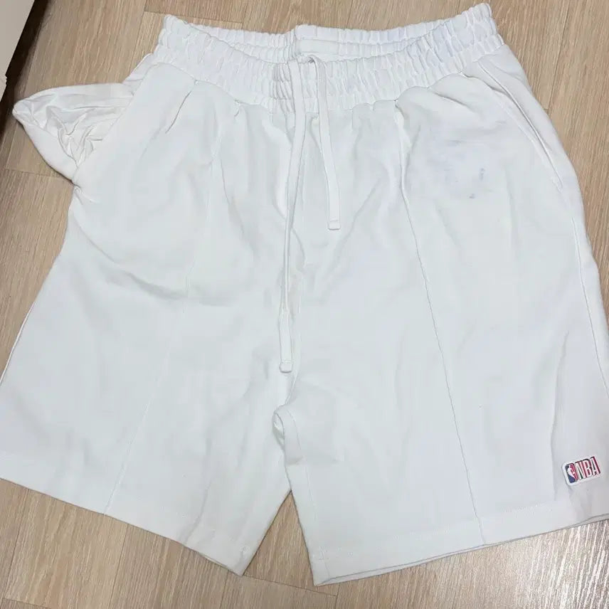 [BUNJANG] NBA Pintuck Shorts White / nba 핀턱 반바지 화이트