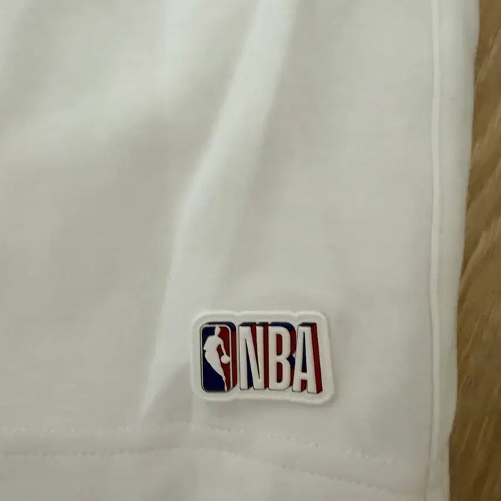 [BUNJANG] NBA Pintuck Shorts White / nba 핀턱 반바지 화이트