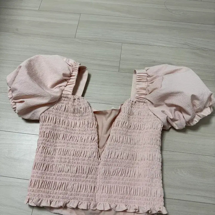 [BUNJANG] Riel Balloon Square Shirring Blouse (Pink) / 새상품/ 리엘 벌룬 스퀘어 셔링 블라우스(핑크)