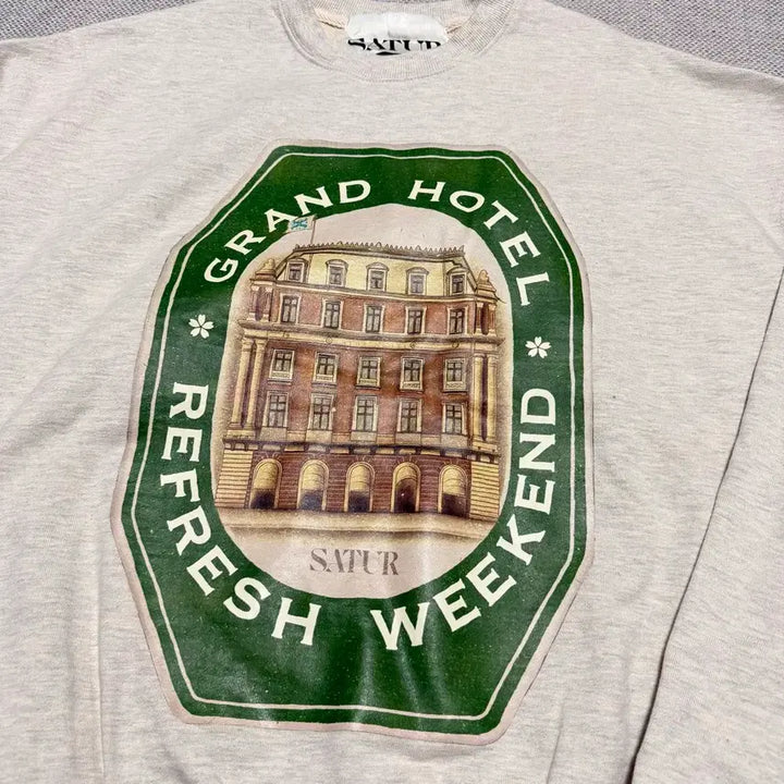 [BUNJANG] SATUR Grand Hotel Sweatshirt / SATUR 세터 맨투맨