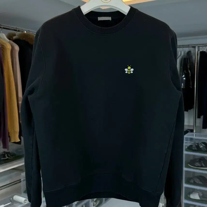 [BUNJANG] Dior x Kaws Bee Logo Sweatshirt XL / [SS급]디올 &amp; 카우스 꿀벌로고 맨투맨(새상품급)