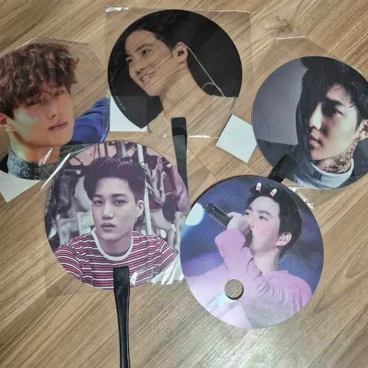 [BUNJANG] EXO Suho &amp; Kai Fan Set / EXO 엑소 부채 세트 (수호/카이)