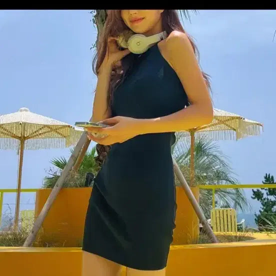 [BUNJANG] Slim Fit Sleeveless Mini Dress / 데이 홀터 쫀쫀 미니원피스 슬리브리스 기본원피스 슬림핏원피스 여름원피스