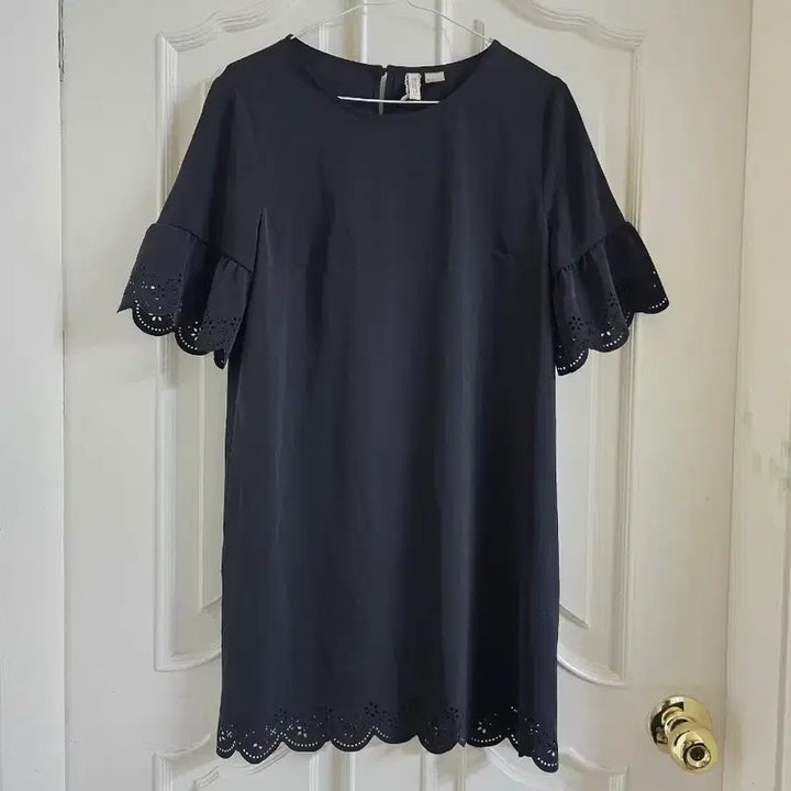 [BUNJANG] H&amp;M Divided Punch Mini Dress / h&amp;m divided 펀칭 미니원피스