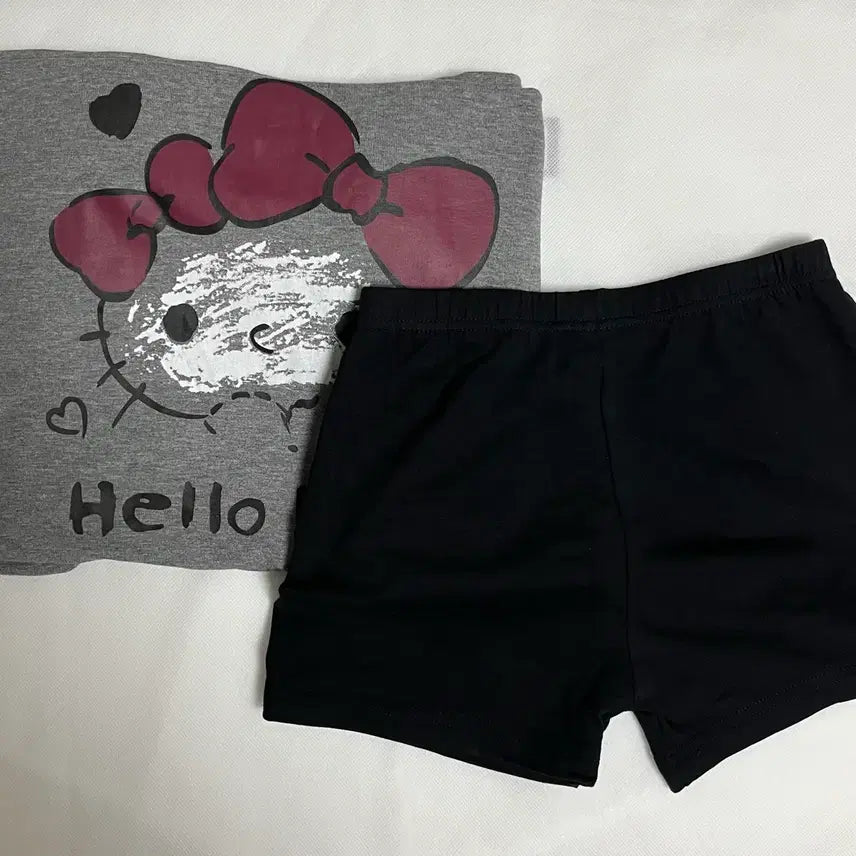 [SOLD OUT] 헬로키티반팔티 홈웨어세트 착샷o