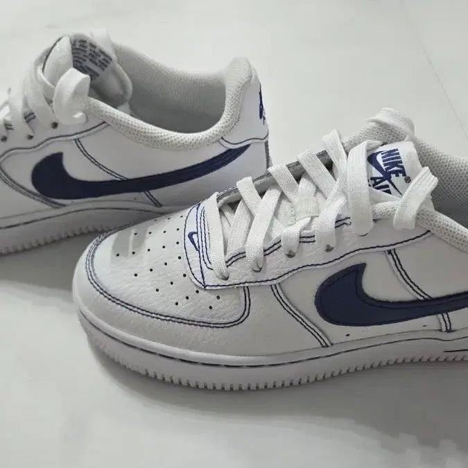[BUNJANG] Nike Air Force 1 LV8 Junior Shoes / 나이키 에어 포스 1 LV8 주니어 신발