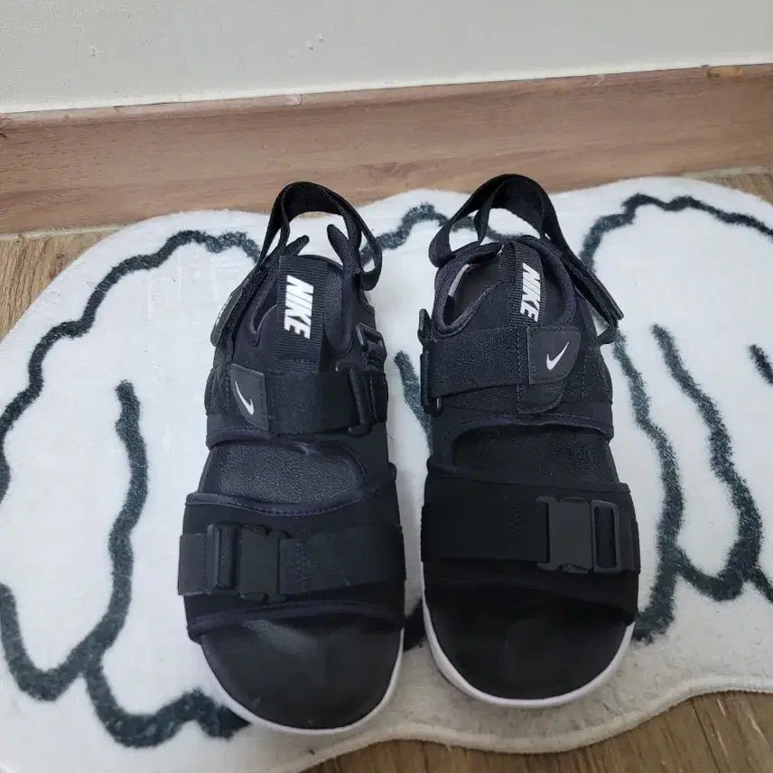 [BUNJANG] Nike Sandals Size 260 / 나이키샌들 260