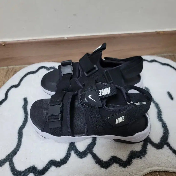 [BUNJANG] Nike Sandals Size 260 / 나이키샌들 260