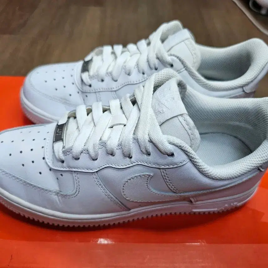 [BUNJANG] Nike Air Force 1 White (235mm) / 나이키 에어포스 1 화이트 (235mm)