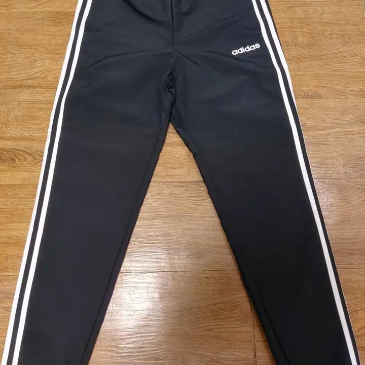 [BUNJANG] Adidas Essentials 3S Woven Windpants / 아디다스 에센셜 3S 우븐 윈드팬츠