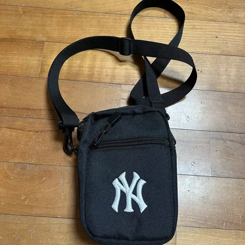 [BUNJANG] New Era MLB Bag / 뉴에라 MLB 가방