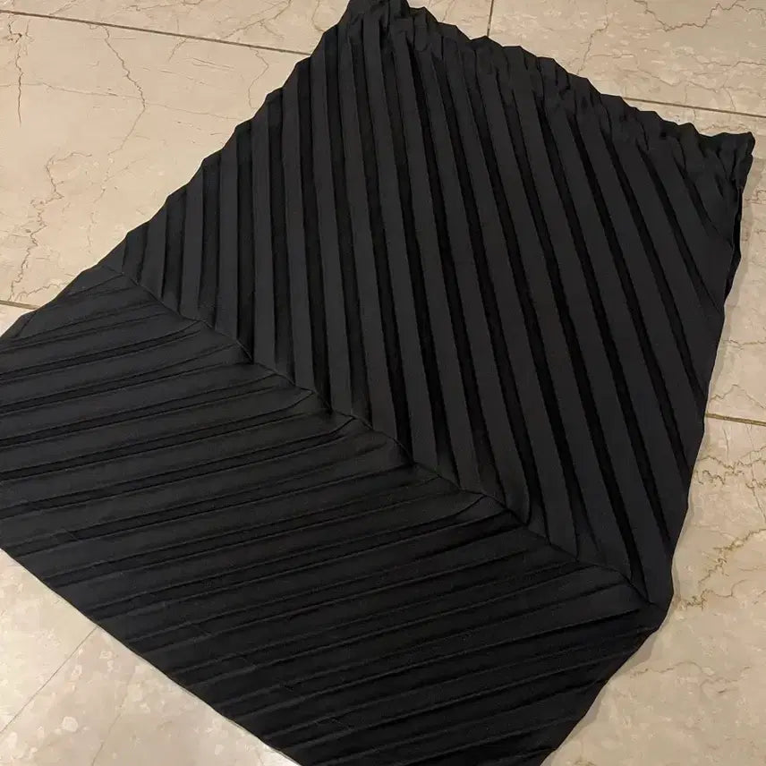 [BUNJANG] Issey Miyake Black Pleats Skirt / 이세이미야케 블랙 플리츠 스커트 프리사이즈 ISSEY MIYAKE me