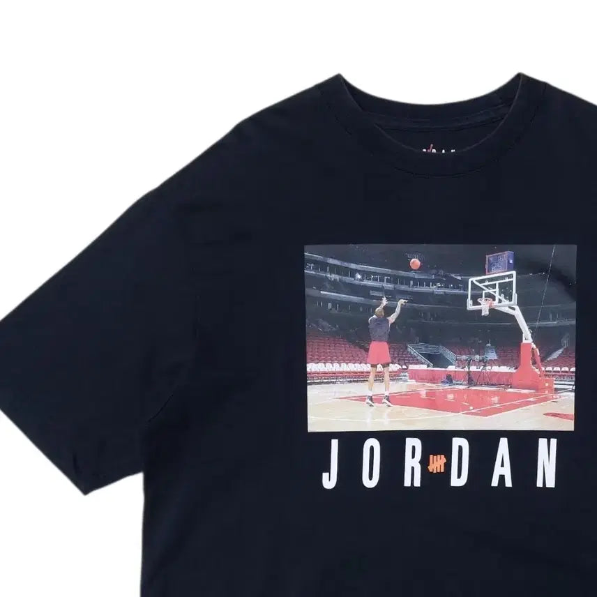 [BUNJANG] Jordan x Undefeated Predraw T-Shirt / 택포) 조던 X 언디피티드 프리드로우 반팔 티셔츠 L