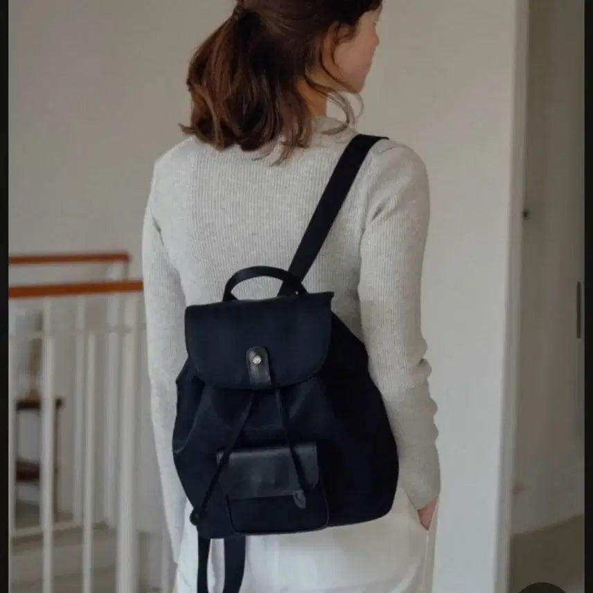 [BUNJANG] MUKU &amp; EBONY Azsez Backpack / 무쿠앤에보니 아쎄즈드 백팩