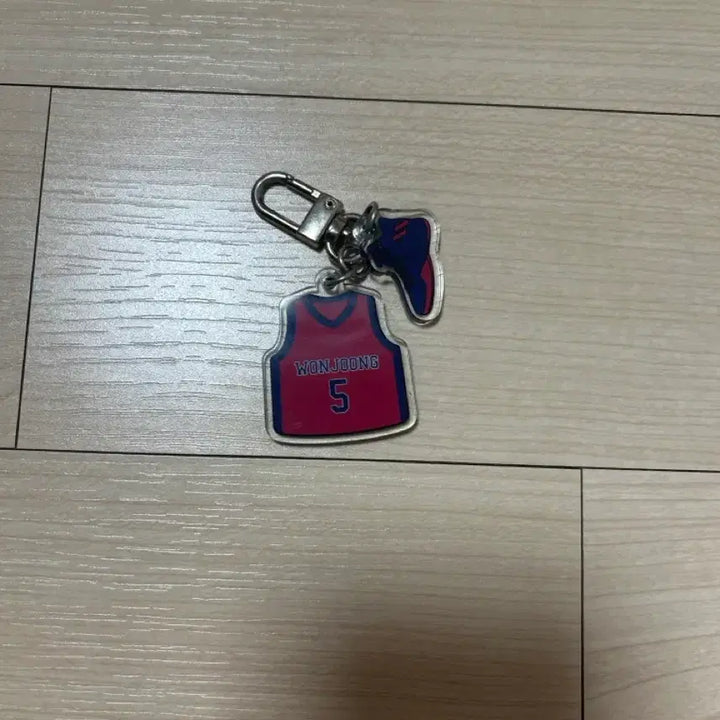 [BUNJANG] Garbage Time Ji Gukmin Uniform Keychain / 가비지타임 갑타 지국민 유니폼 키링