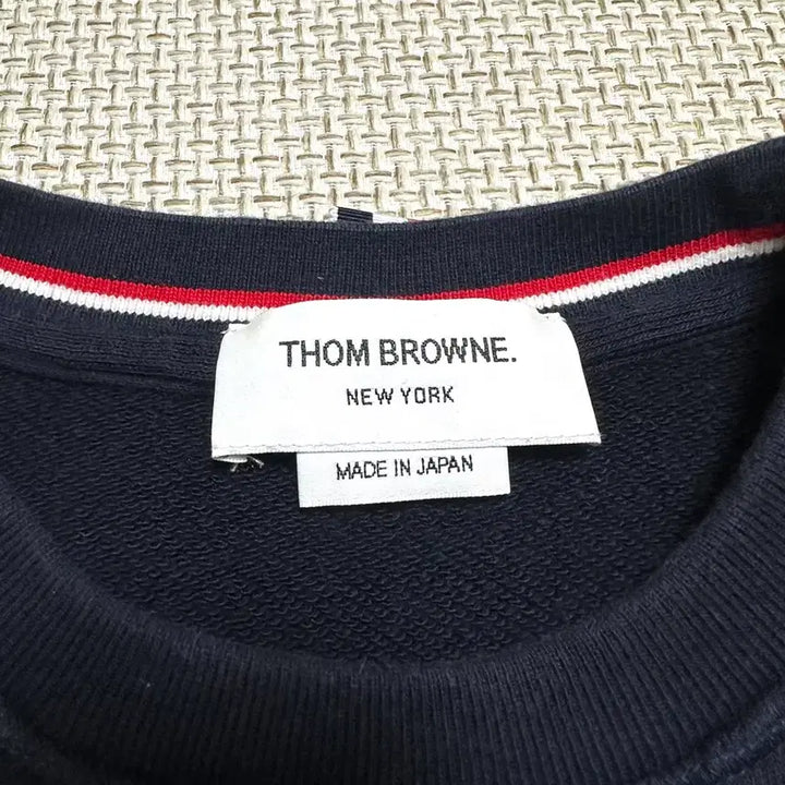 [BUNJANG] Thom Browne Diagonal Stripe Navy Sweatshirt Size 2 / [2/새상품] 25ss 톰브라운 사선완장 네이비 맨투맨