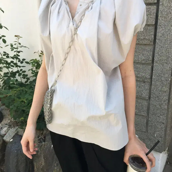[BUNJANG] Meaning Out Early Button Shirring Blouse / 미닝아웃 얼리버튼셔링 블라우스