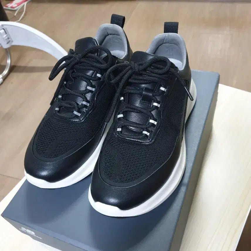[BUNJANG] Tandy Leather Sneakers - Black (235) / 탠디 스니커즈