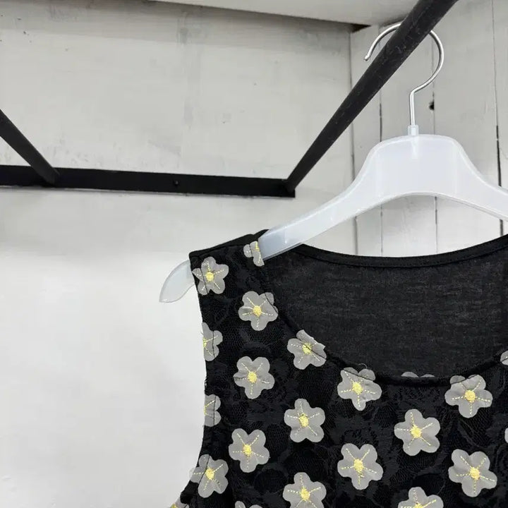 [BUNJANG] Sleeveless Top / 슬리브리스