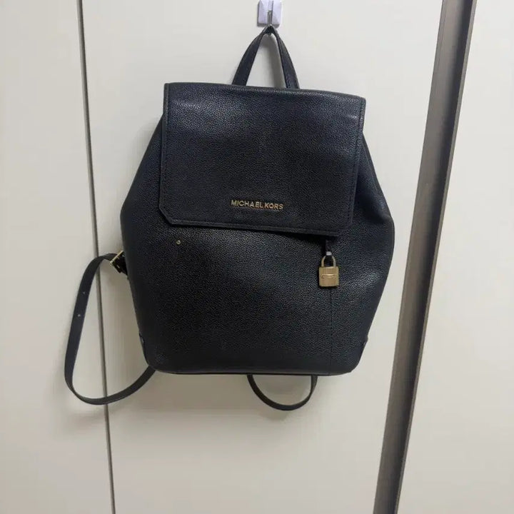 [BUNJANG] Michael Kors Leather Backpack / 신세계 여주프리미엄구매 마이클코어스 레더 백팩 핏이쁩니다