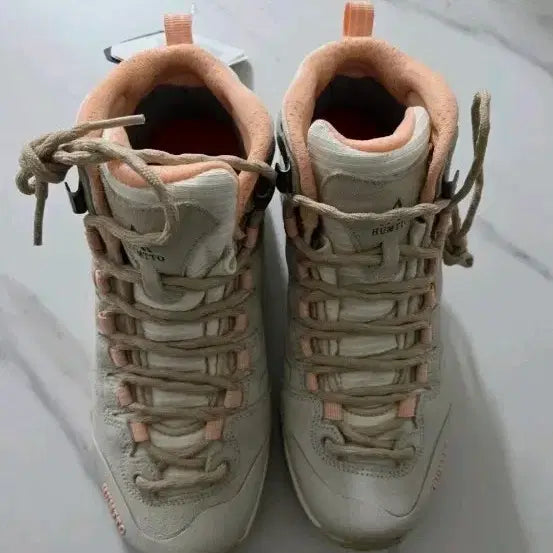 [BUNJANG] New Hiking Boots - Beige/Coral, Size 235 / 새상품 등산화 235