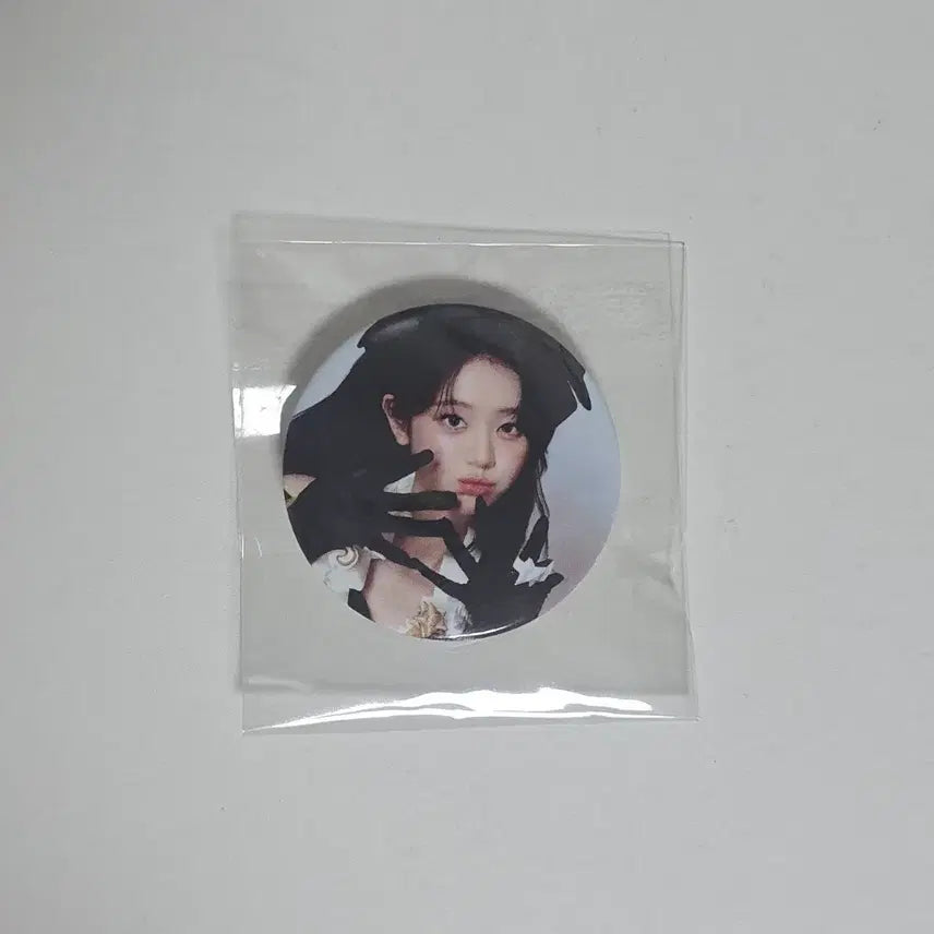 [BUNJANG] QWER Ceremony Pop-up Can Badge Chodan (Sealed) / 미개봉) QWER 세레머니 팝업 캔뱃지 양도 쵸단