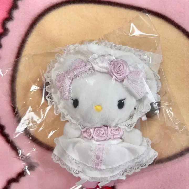 [BUNJANG] Sanrio Hello Kitty White Frill Mascot Plush / 화이트프릴 키티 마스코트 인형