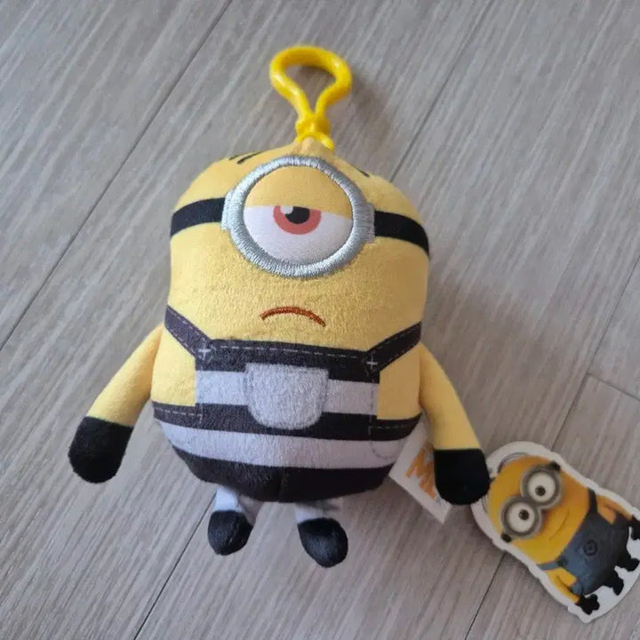 [BUNJANG] Despicable Me Minions Prisoner Plush Keychain New / 6월까지 판매) 슈퍼배드 미니언즈 죄수 봉제인형 키링 새상품